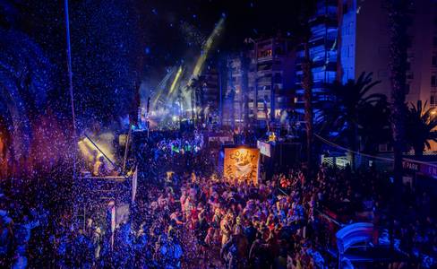 Desfilada i festa del Cós Blanc