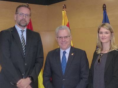 El cònsol general britànic a Barcelona visita l’Ajuntament de Salou