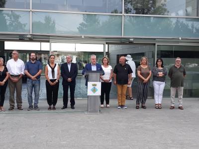 El poble de Salou se suma a la condemna dels atemptats terroristes de Cambrils i Barcelona quan se celebra el primer aniversari
