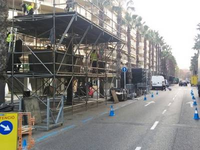 Els carrers de Salou es preparen per acollir la gran festa del Cós Blanc