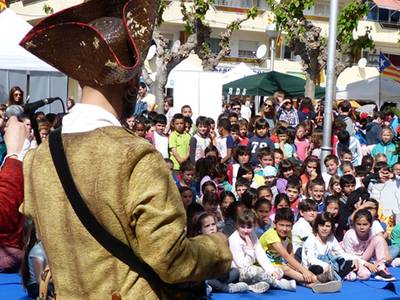 Els llibres, les roses i el teatre, protagonistes de Sant Jordi  a Salou