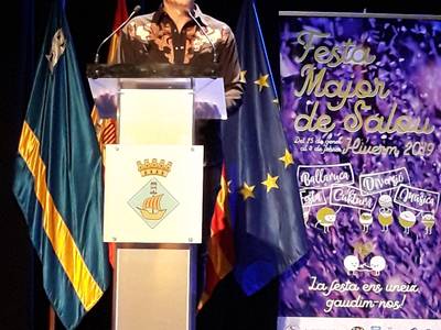 L’humor enginyós de Txabi Franquesa, pregoner de la Festa Major, omple de rialles el Teatre Auditori de Salou