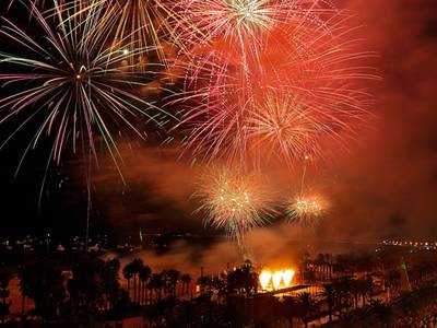 Les Nits Daurades de Salou arriben al seu gran dia amb la processó i el gran castell de focs