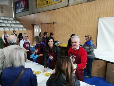 Salou celebra el dia de la Segregació amb una gran paella popular