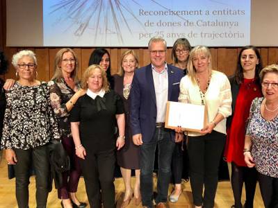 El Grup de Dones de Salou rep un reconeixement públic de la Generalitat pels 25 anys de trajectòria