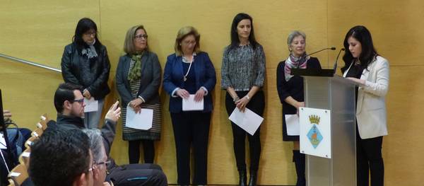 Les regidores de l’Ajuntament de Salou es fan seu el manifest del Dia Internacional de les Dones