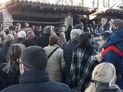 Salou dóna la benvinguda al Nadal amb una trobada multitudinària a la Masia Catalana