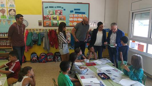 L’alcalde de Salou visita l’escola Santa Maria del Mar durant els primers dies de curs