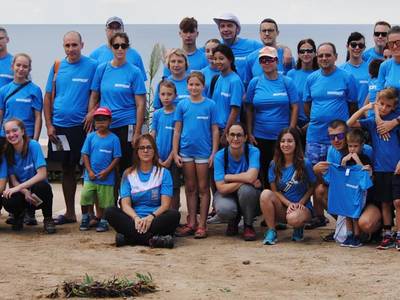 Un gran granet de sorra per la conservació del litoral salouenc gràcies a uns quaranta voluntaris i Decathlon