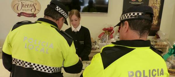 Aprofitant l’inici de la Campanya de Nadal la Policia Local de Salou reforça la vigilància a les zones comercials