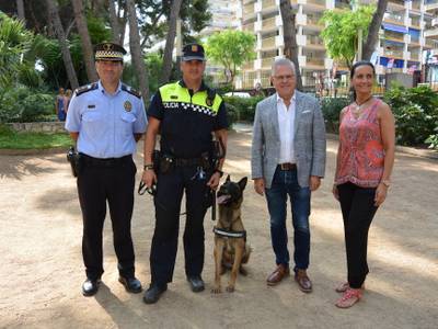 Salou presenta la seva unitat canina per vetllar per la seguretat ciutadana