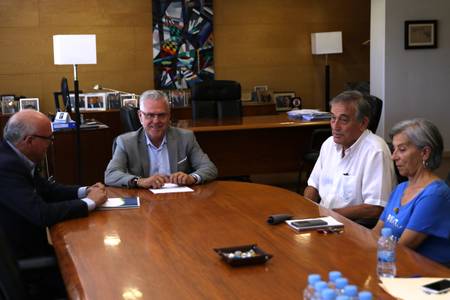 L’Ajuntament de Salou signa un conveni amb la SECOT per fomentar el suport en assessorament empresarial al municipi