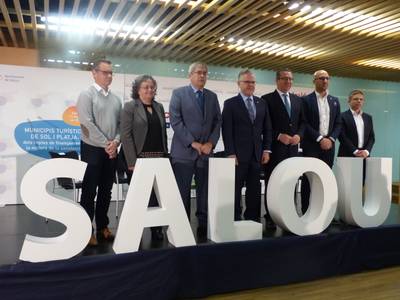 Els 8 municipis de sol i platja més importants d’Espanya reclamen una nova definició de municipi turístic i millor finançament
