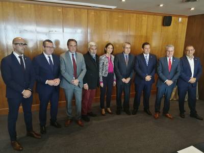 Els alcaldes de la AMT es reuneixen amb la Ministra d’Indústria, Comerç i Turisme, Reyes Maroto, per plantejar-li els seus objectius, prioritats i reivindicacions