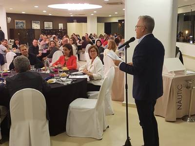 L’alcalde de Salou dóna la benvinguda a 100 agents de viatge de tota Espanya amb motiu del Costa Daurada Life