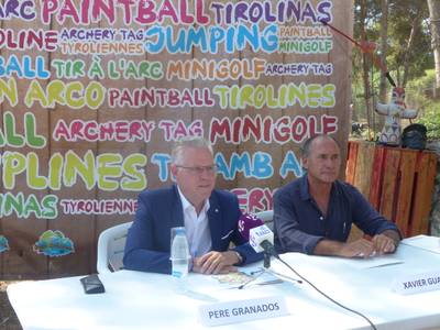 L’alcalde de Salou, Pere Granados, satisfet per l’aprofitament d’un espai urbà amb atraccions d’oci i aventura