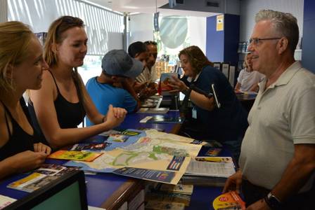 Les dues oficines d’informació del Patronat de Turisme de Salou atenen més de 300 consultes diàries els mesos d’estiu