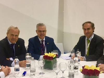 Salou es reuneix amb Turespaña a la Fira de Londres per fixar noves accions de promoció de la destinació