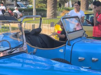 📸El passeig Jaume I de Salou s'omple de cotxes clàssics en el marc del Rally RACC
