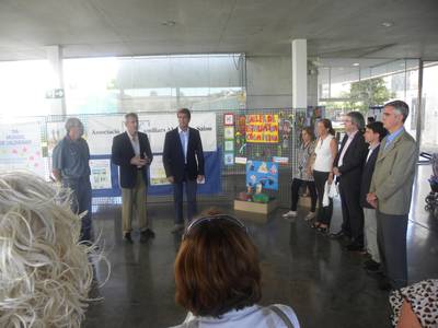 “10 Anys d’AFAS”: una dècada de lluita contra l’alzheimer i divulgació de la malaltia a Salou reflectida a una exposició al passadís del TAS