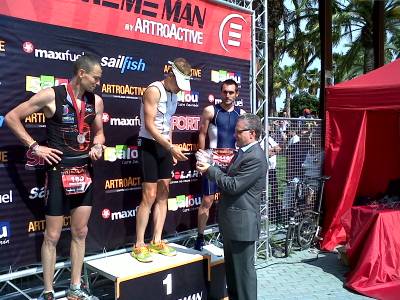 Alexandre Touzard i Melissa Pritchard campions de la Extreme Man Salou 226 by Artroactive