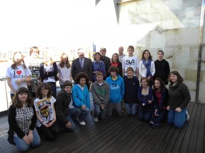 Alumnes de l’escola Saint Bartholomew’s School de Newbury visiten l’Ajuntament de Salou