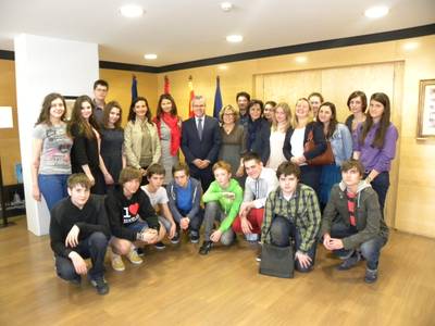 Alumnes moscovites d’intercanvi amb l’IES Marta Mata representen una obra teatral al TAS
