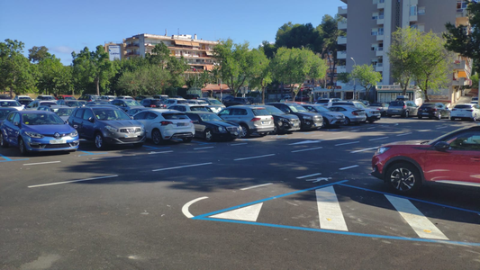 Amb l’entrada en funcionament de l’App Aparcar, els usuaris residents a Salou podran estacionar en zona blava il·limitadament i amb una tarifa superreduïda