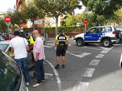 Campanya de la Policia Local de Salou per prevenir les distraccions al volant