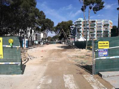 Continuen les obres de millora del carrer Carles Buigas de Salou