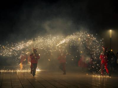 📸La Nit del Foc il·lumina el passeig Jaume I de Salou