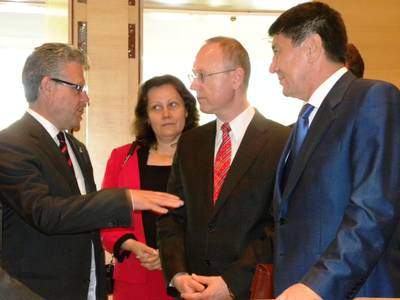Diplomàtics rusos, kazakhs i armenis es donen cita a Salou.