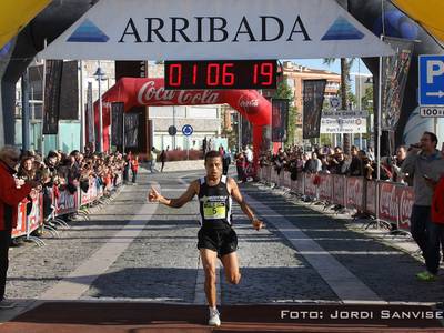 El duel entre els atletes del Runnersworld TGN, Jaume Leiva i Mohamed Ben Hmbarka serà un dels principals atractius de la Mitja Marató de Salou