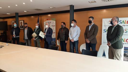 El Govern municipal de Salou i els comerciants i restauradors signen un manifest on demanen a la Generalitat que reobri els establiments del sector de l’hostaleria, fent compatible la salut amb l’activitat econòmica