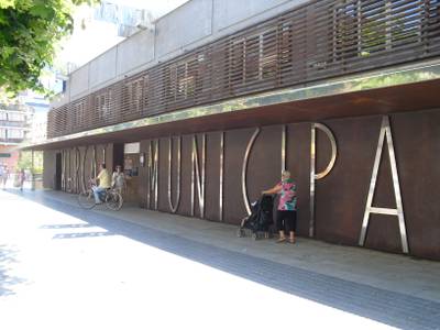El Mercat Municipal renova el sistema d'aire condicionat i les cambres frigorífiques