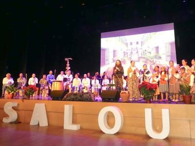 El Teatre Auditori de Salou (TAS) s’omple a vessar per gaudir de la VIII edició de la Zambomba Flamenca, fent pinya per a la investigació del càncer infantil i les malalties minoritàries
