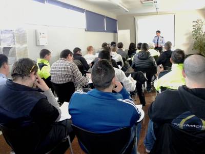 Els agents de la Policia local es preparen per a l’aplicació de la nova ordenança cívica de Salou