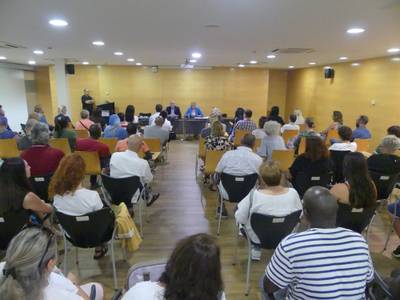 Es presenta la regidoria de Nova Ciutadania de Salou a diferents associacions