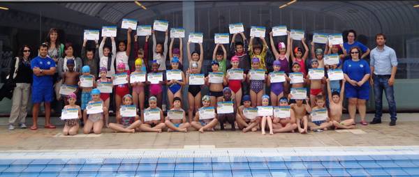 Esports lliura els diplomes del programa de natació a l’Escola Europa