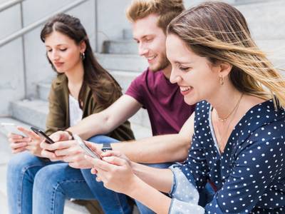 Gairebé 2.500 persones ja segueixen l’actualitat de Salou a través de WhatsApp