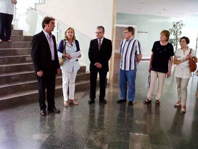 Inaugurada una exposició de Mans Unides per a la lluita contra la pobresa