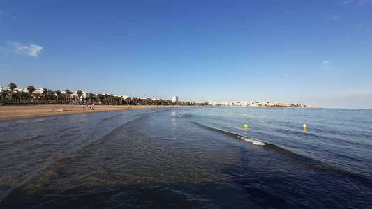 L’Ajuntament de Salou constitueix un comitè per definir les estratègies i prendre decisions per minimitzar els riscos higiènic-sanitaris a les platges del municipi