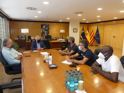 L’Ajuntament de Salou es compromet amb els representants del Comitè d’Empresa de la Unió Temporal d’Empreses (UTE) Salou NET a resoldre les seves revindicacions laborals