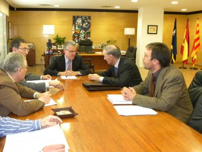 L’Ajuntament de Salou i Bon Preu SAU signen l’escriptura pública dels terrenys per construir el nou hipermercat Esclat