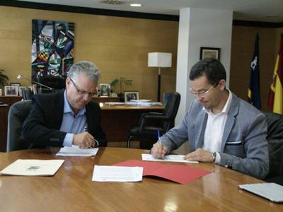 L’Ajuntament de Salou i el Consell Comarcal del Tarragonès signen un conveni per donar suport al Servei Municipal d’Acollida i Integració