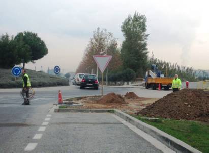 L’Ajuntament de Salou instal·la enllumenat públic a la rotonda del Vial del Cavet-Camí dels Castellots