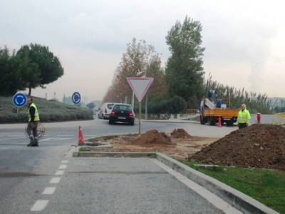 L’Ajuntament de Salou instal·la enllumenat públic a la rotonda del Vial del Cavet-Camí dels Castellots