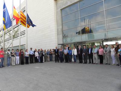 L’Ajuntament de Salou manté un minut de silenci en solidaritat amb la població de Llorca (Múrcia)