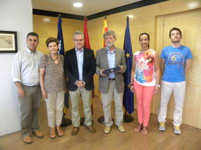 L’Ajuntament de Salou reconeix la carrera docent d' Anton Ribas