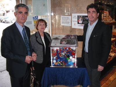 L’Ajuntament de Salou s’afegeix a la campanya solidària de recollida de taps de plàstic per salvar la vida de la petita Aitana